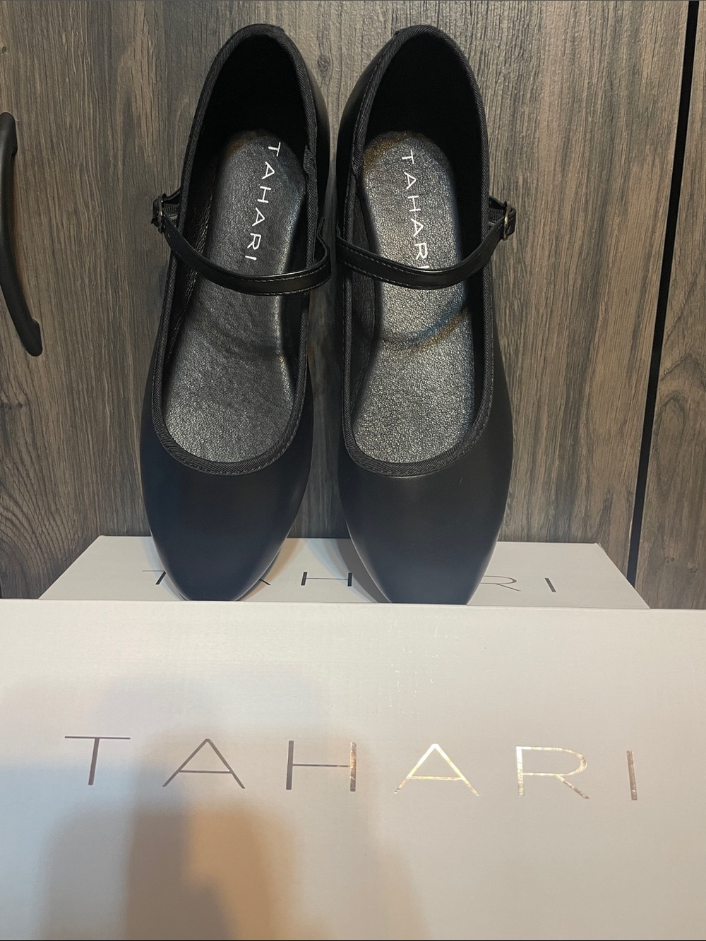 Tahari size 9 Black Vienna Mary Jane Strap Flats with Box #613224